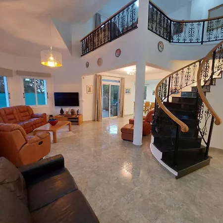 빌라 Agios Georgios With Private Pool *